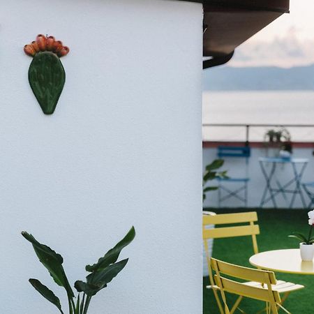 B&B Fuori Squadro - In Centro Con Terrazza Relax Vista Mare Reggio Calabria Exterior photo