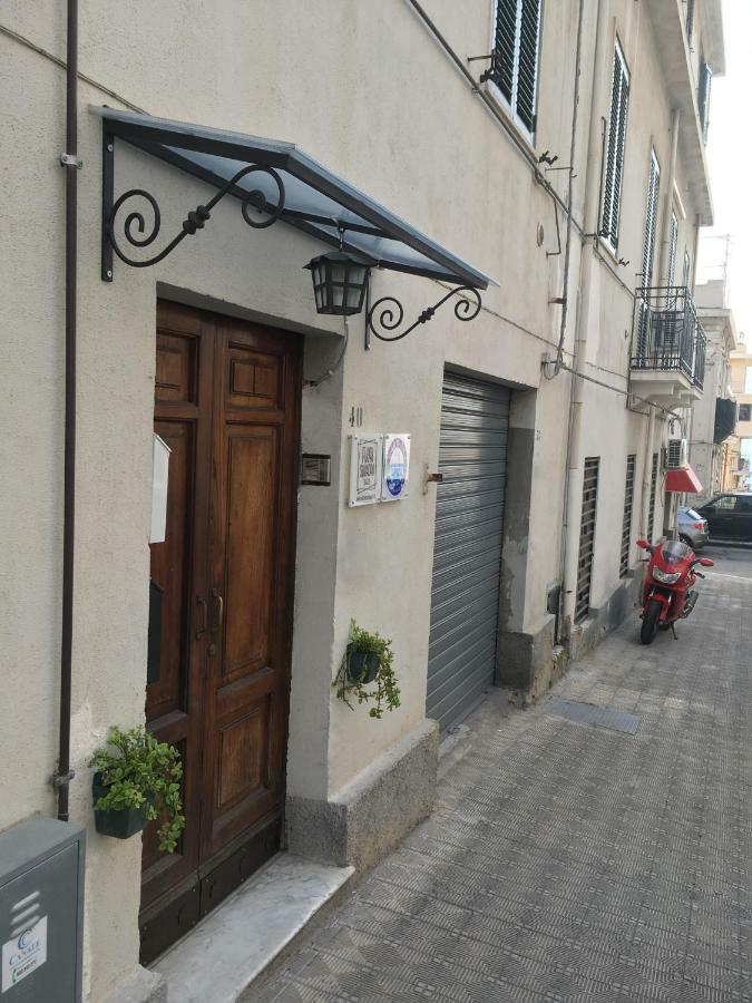 B&B Fuori Squadro - In Centro Con Terrazza Relax Vista Mare Reggio Calabria Exterior photo